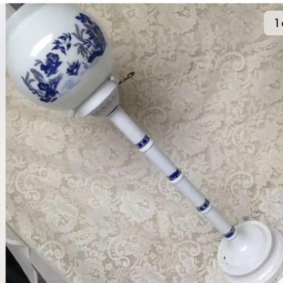 Vintage,Blue Willow Electric Table -Floor Globe Lamp 33in H